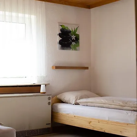 Haus Pia - Monteur Haus Апартаменты Bubesheim